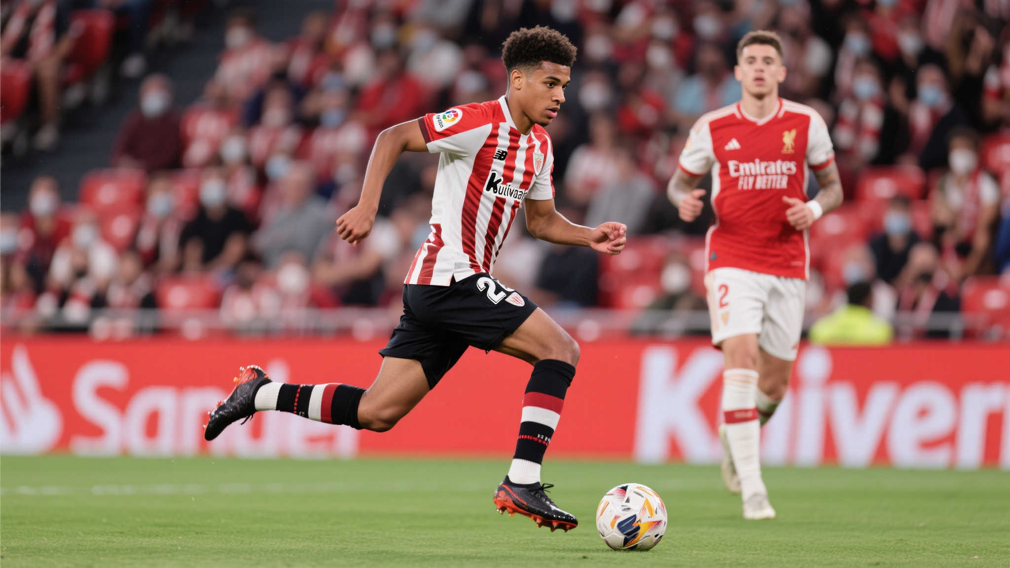 拜仁密切关注尼科-威廉斯转会动态，同时留意迪亚斯情况